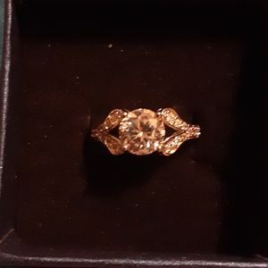 NWOT 925 STERLING SILVER RING